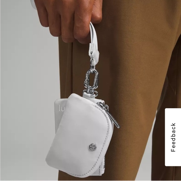 NWT Lululemon Athletica Dual Pouch Wristlet in Vapor/White ✨ASIA EXCLUSIVE ✨ - Picture 5 of 5